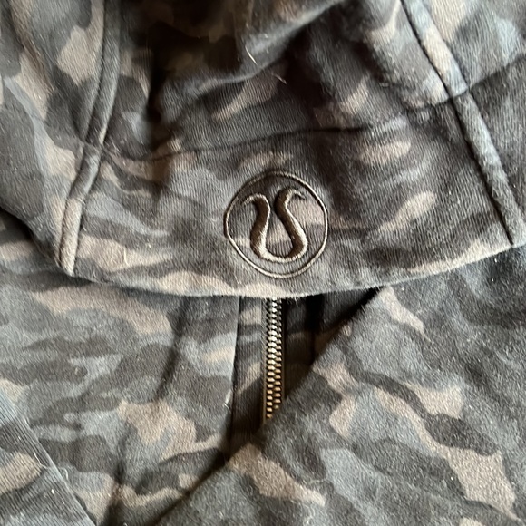 Lululemon Scuba Hoodie - Picture 2 of 4